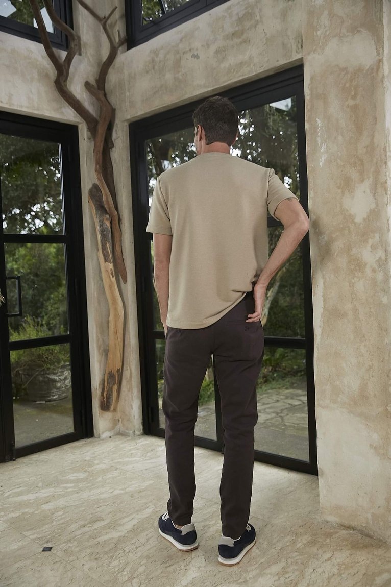 20_28_21_704_20_5_7_734_wshirt_calcadesarjaclassichino_mocha20220wshirt250709_web