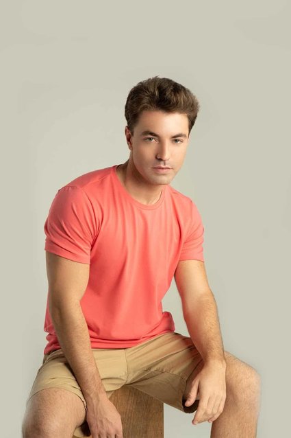 Camiseta Básica Algodão Premium com Elastano Gola C