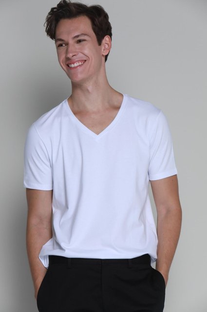 Camiseta Básica Algodão Premium com Elastano Gola V