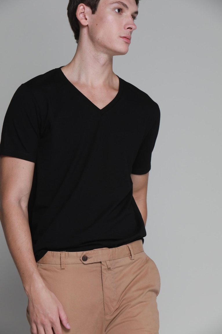 15_10_0_024_wshirt_algodaopreimum_golaV_preta3_web