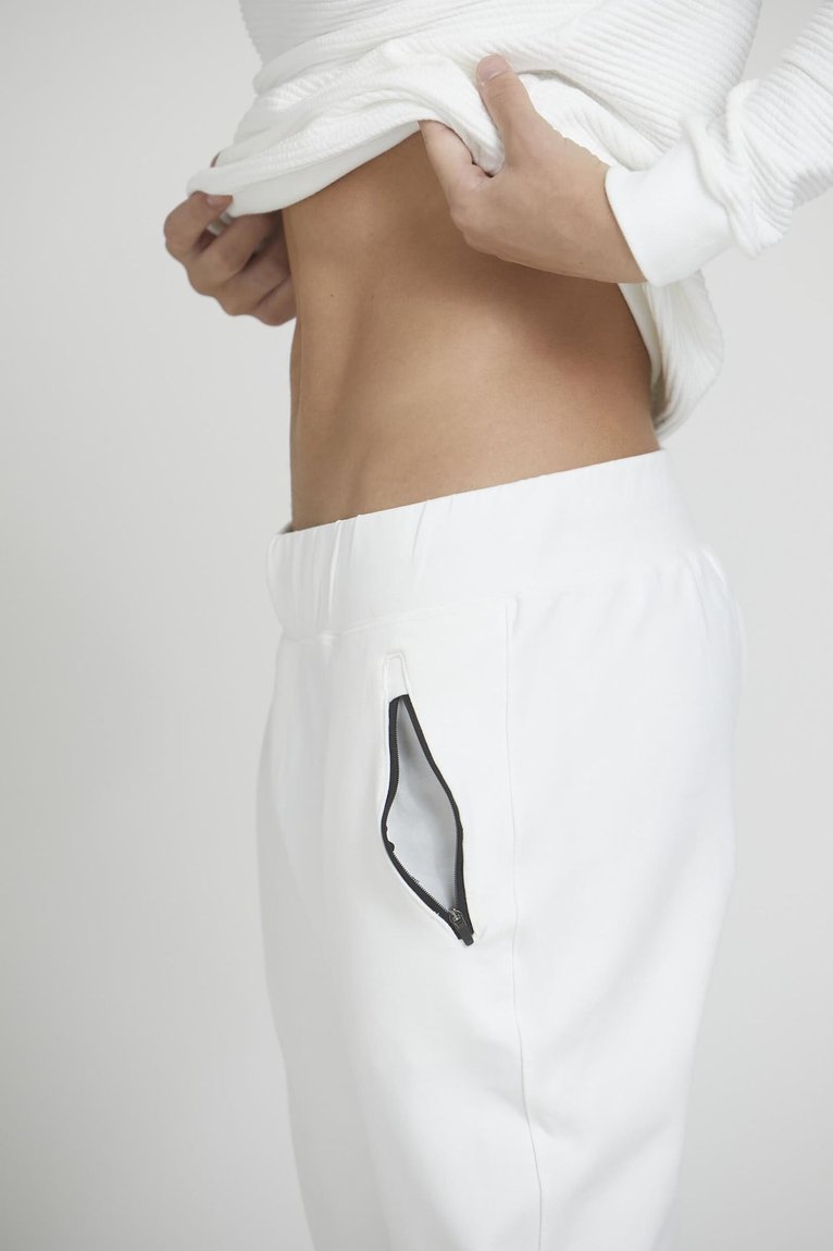 9_6_1_174_wshirt_calcatraveller_offwhite203_web