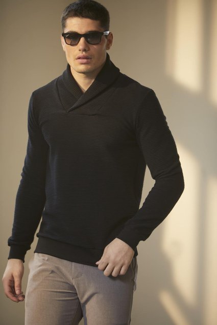 Pullover High Collar