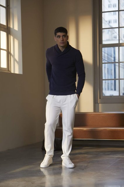 Pullover High Collar