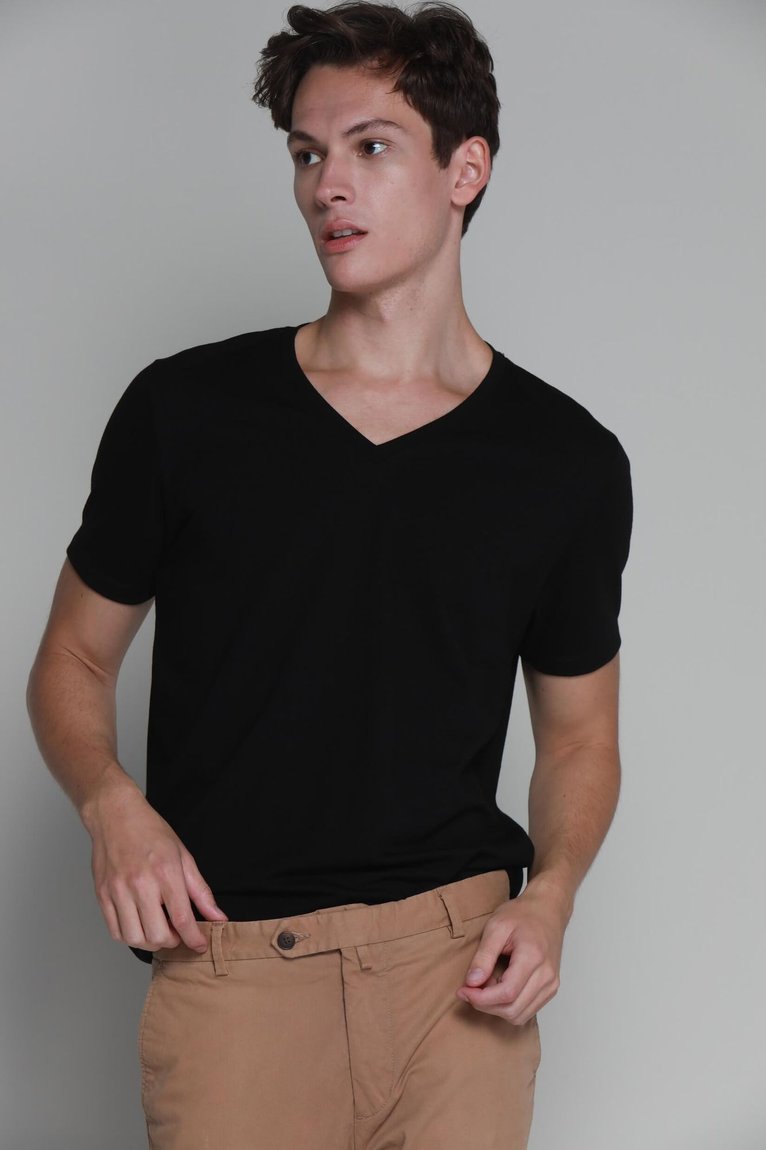 15_10_0_007_wshirt_algodaopreimum_golaV_preta2_web