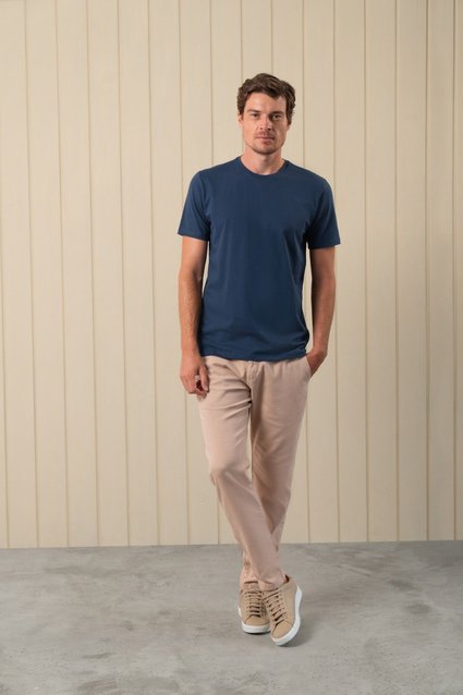 Camiseta Básica Algodão Premium com Elastano Gola C