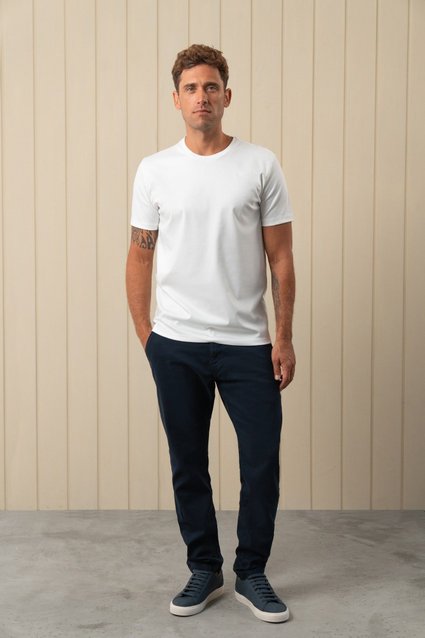 Camiseta Básica Algodão Premium com Elastano Gola C