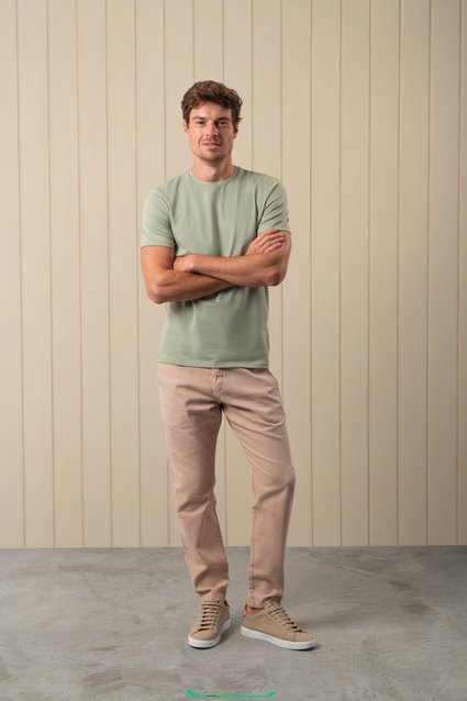 Camiseta Básica Algodão Premium com Elastano Gola C