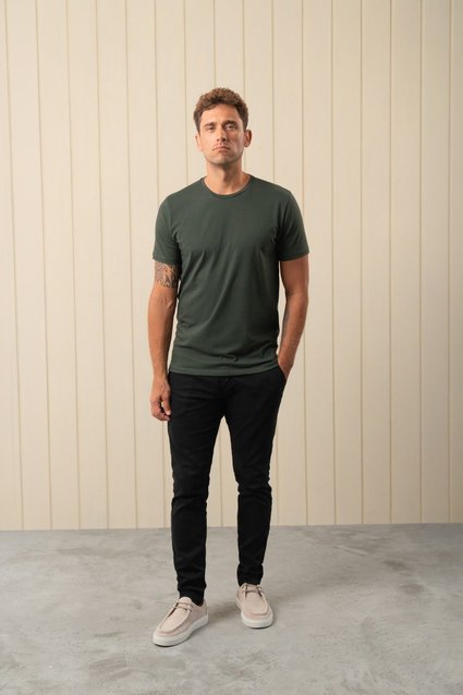 Camiseta Básica Algodão Premium com Elastano Gola C